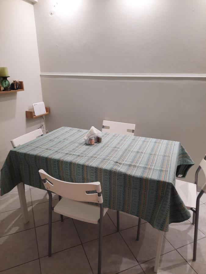 דירות אתונה Lousi House מראה חיצוני תמונה