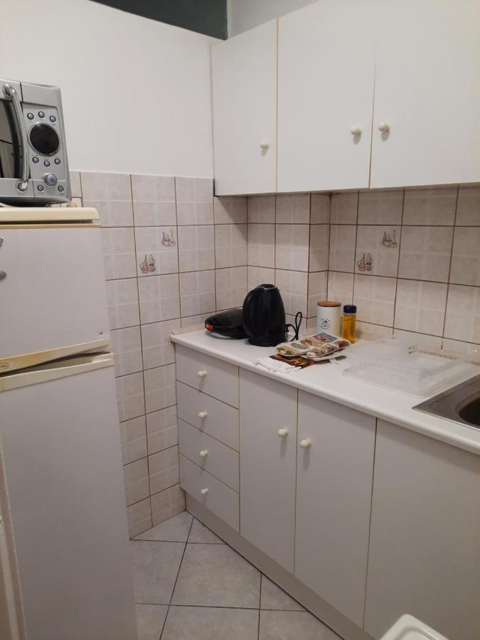 דירות אתונה Lousi House מראה חיצוני תמונה